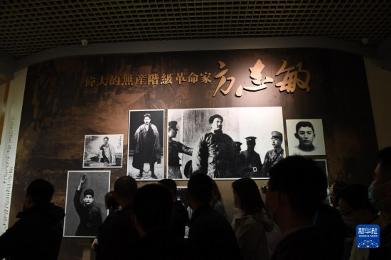 观众在位于江西省南昌市的方志敏烈士纪念园参观（2021年4月7日摄）。新华社记者 周密 摄