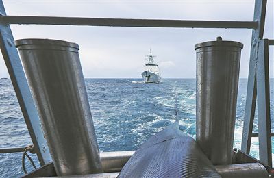 图⑤:海上纵向补给。