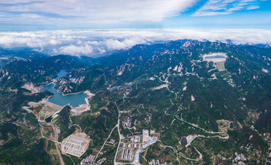 山东文登抽水蓄能电站全景。（胡红日）