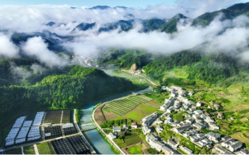 国烟帮扶建设的竹溪县肖家边综合服务体。