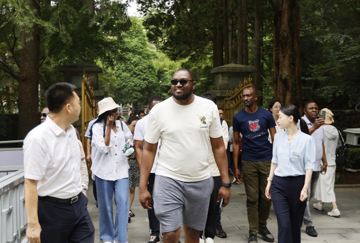 绾崇背姣斾簹浠h〃鍥涓琛屽湪搴愬北鍙傝傘備節姹熷競濮斿d紶閮ㄤ緵鍥