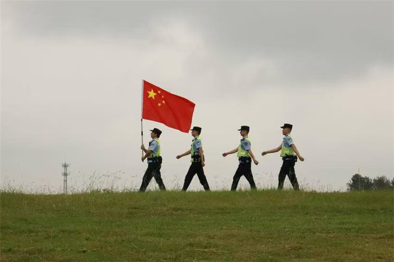 黄陂民警在景区执勤