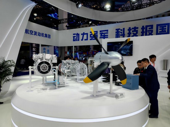 图为本届直博会展出的航空发动机模型。新华社记者宋晨 摄