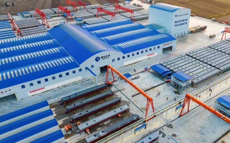 华中最大的预制件数智化工厂——武天西数智梁厂。吴迪摄