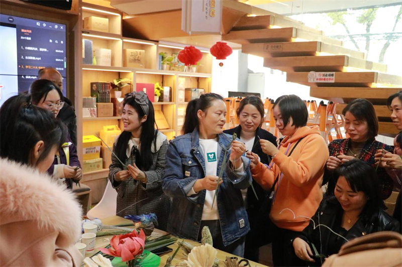 拓展棕编线下销售渠道