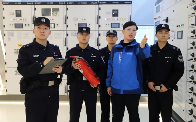 民警主动到企业问需解困。