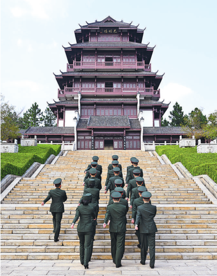 湖南省军区组织官兵到红色场馆参观见学。陈安国摄