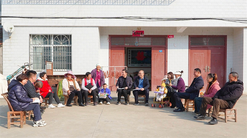 家门口的“屋场会”