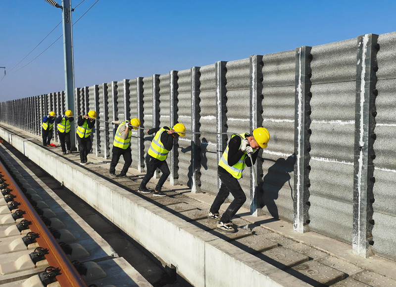 湖北移动推进信号升格,加速高铁沿线网络建设。