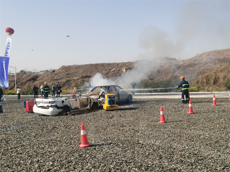 2025安全应急装备“区域行”活动在随州举行。邓辉摄